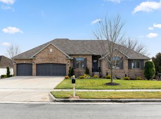 1404 N Fenchurch Ln, Springfield, MO 65802