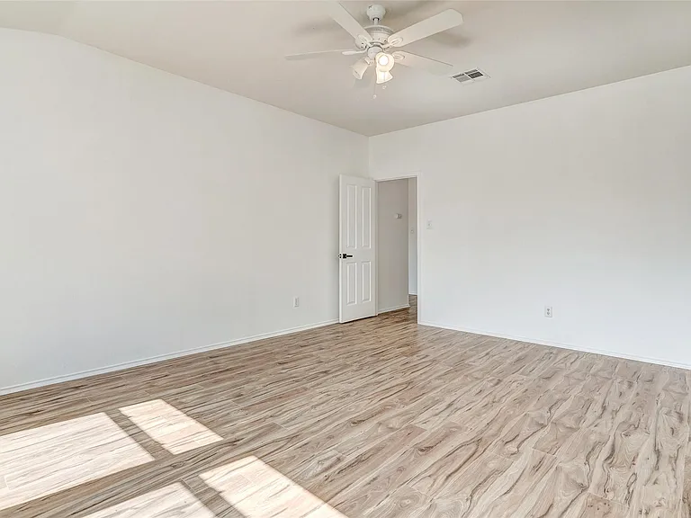 1305 Cabin 4 Ct — Photo 24