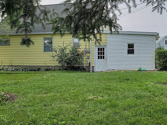 2nd image of 30 Sharon Ct