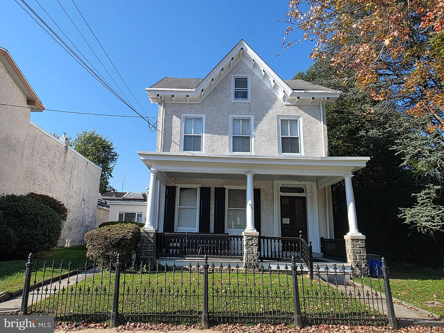 3 bed, 1.0 bath, 3886 sqft, $2,500 — Photo 1