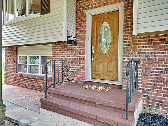 4th image of 37 Brookwood Pkwy