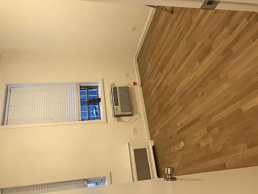 Rented by Bond New York | media 27