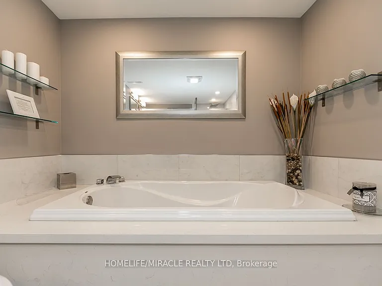 60 Edwards Dr #BASEMENT — Photo 11