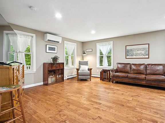 5th image of 89 Valley Drive