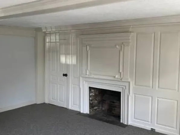 20 Pine St APT 3, Gloucester, MA 01930