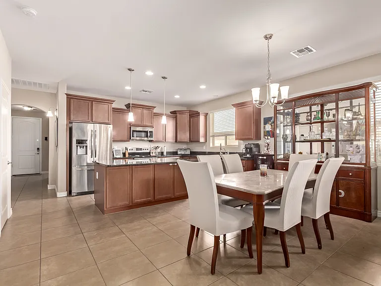 729 W Silver Reef Dr — Photo 11