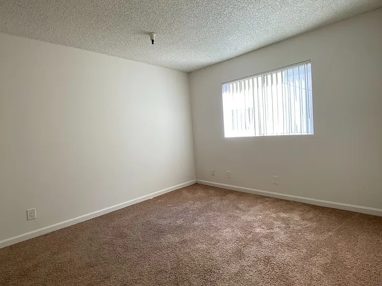 B & B Apartments — Photo 25