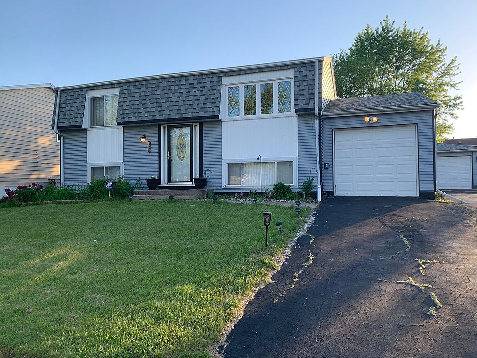 1st image of 17750 Country Club Ln