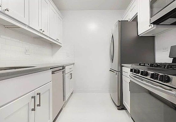 5th image of 127 E 39th St #4Y