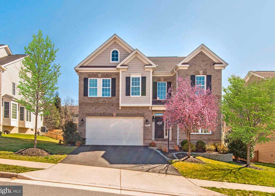 1st image of 21402 Fairhunt Dr