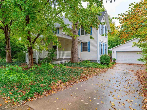 706 S State St, Lincoln, IL 62656