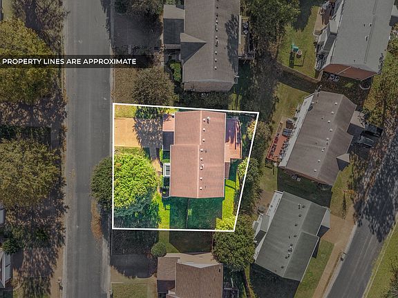 4th image of 5741 Sterling Oaks Dr