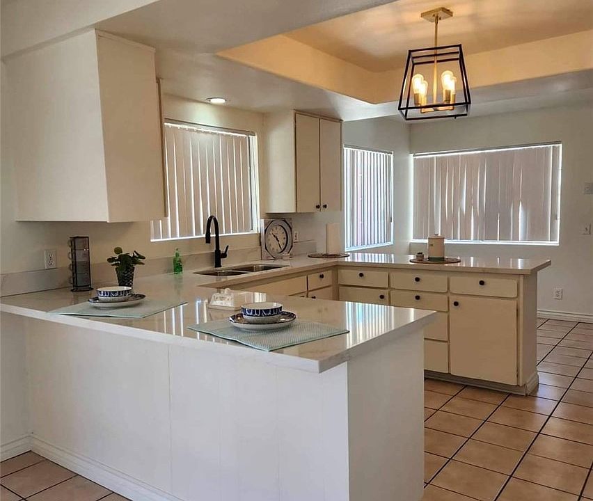 1st image of 15900 Fresno St