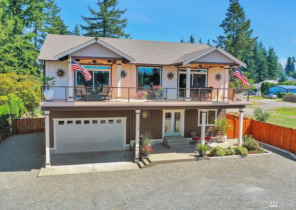 Lakeside living at it's best.... welcome home to this picture perfect 3 bedroom, 2.5 bath stunner on a 1/3 acre lot!
