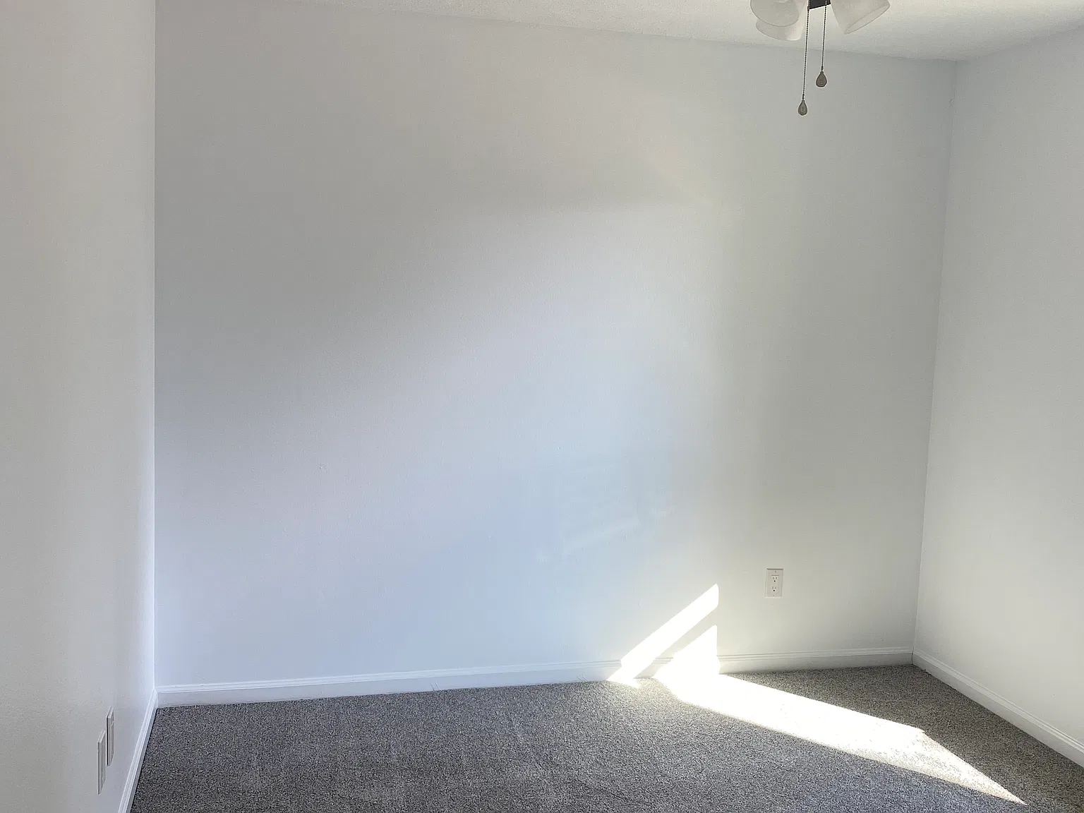 3 bed, 1300 sqft, $1,650 — Photo 2