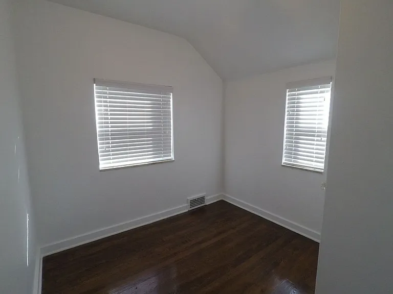 1744 Pioneer Ave — Photo 11