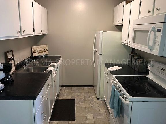 5th image of 3610 E 6th St #201