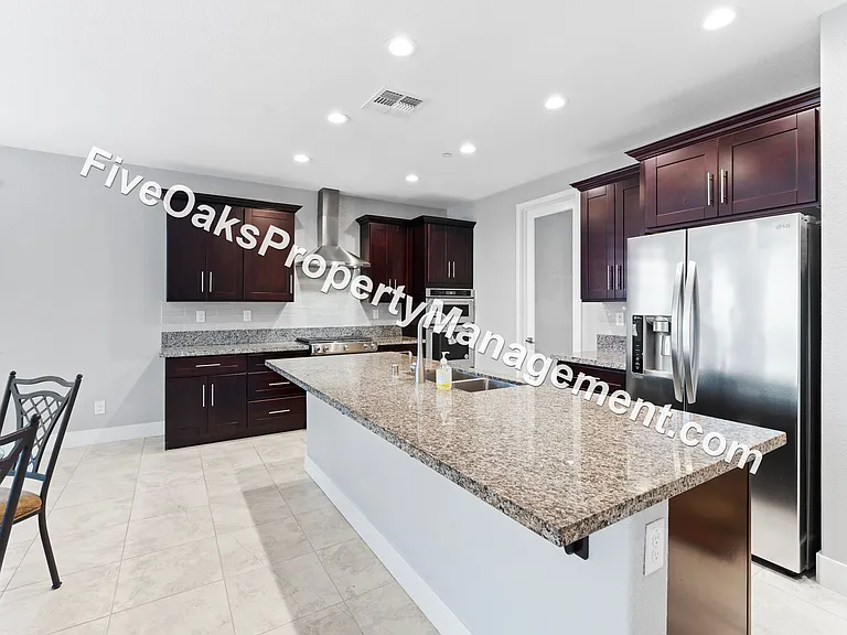 571 Willow Ridge Ct — Photo 8