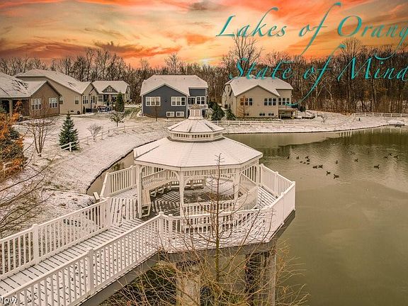 3rd image of 418 Crystal Lake Dr N