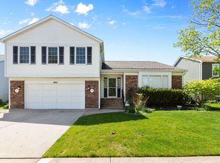 1002 Hilldale Ln, Buffalo Grove, IL 60089