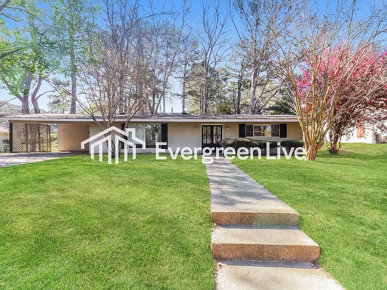 955 Briarwood Dr — Photo 1