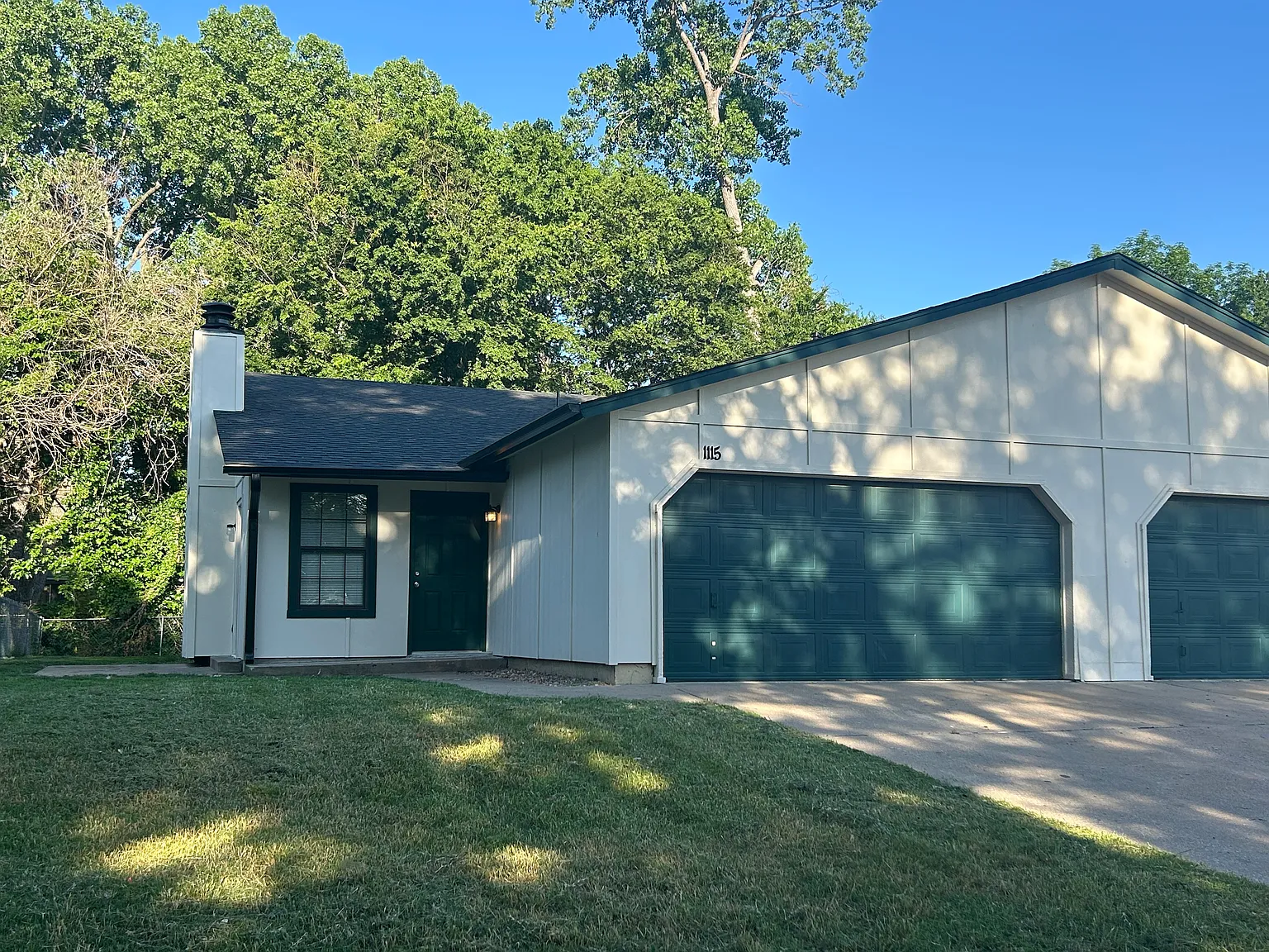 1115 N Narcissus Ave — Photo 2