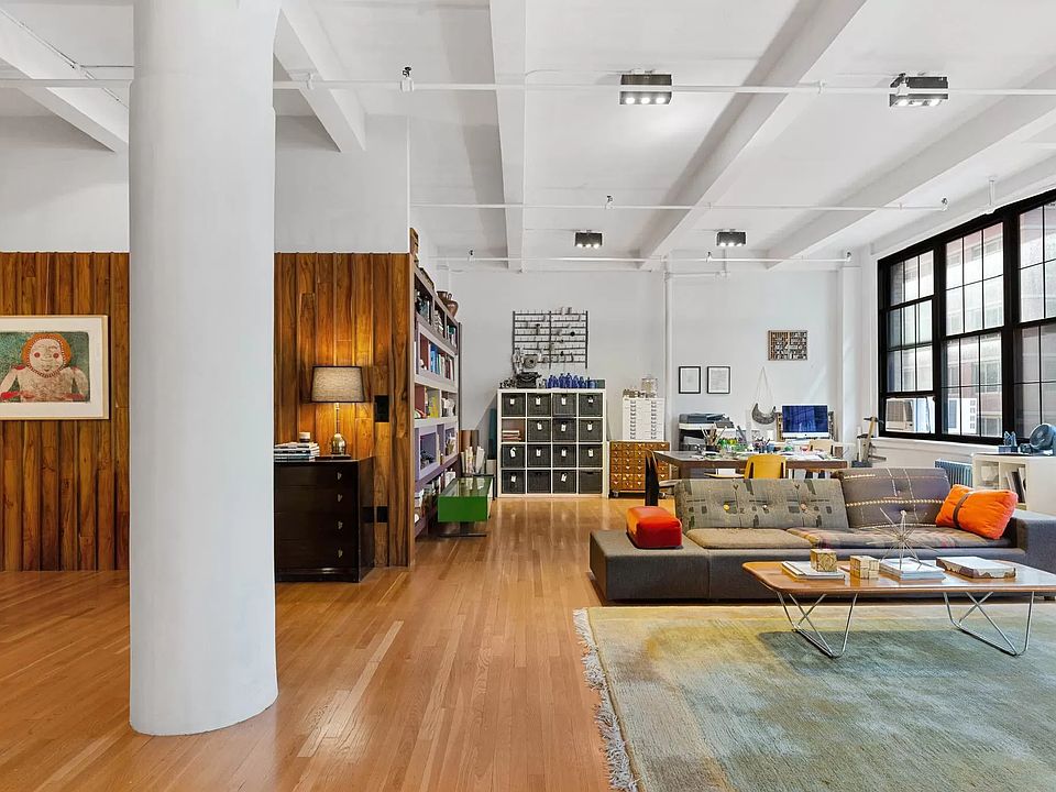 1st image of 109 W 26th St Room 5