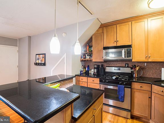 4th image of 265 S 9th St Unit 3