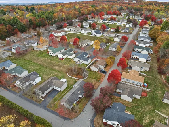 20 Ledgewood Way, Manchester, NH 03104