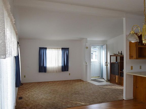 4th image of 6090 NE Evergreen Ln