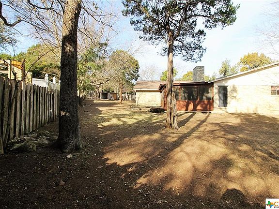 3rd image of 1202 Holly Ct
