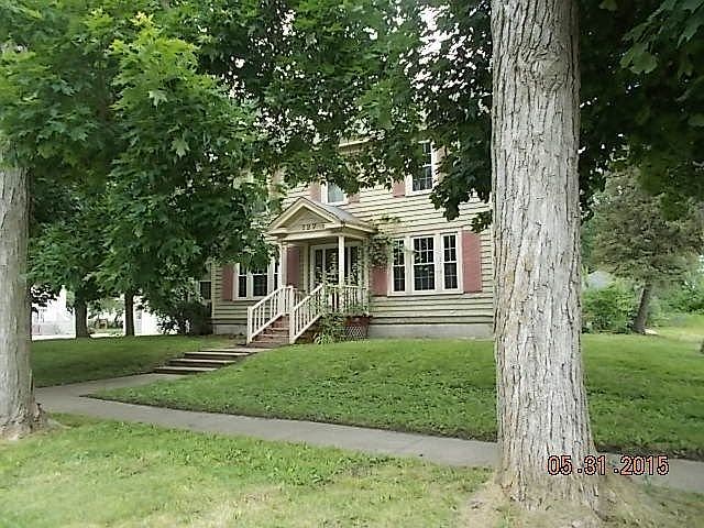 2nd image of 127 Main St