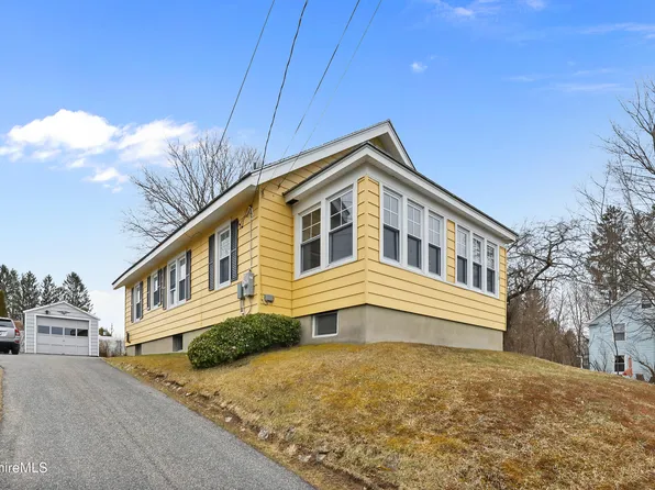 30 Mohegan St, Pittsfield, MA 01201