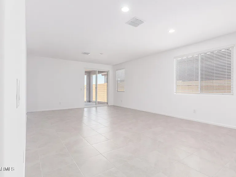 4522 S 127th Dr — Photo 5