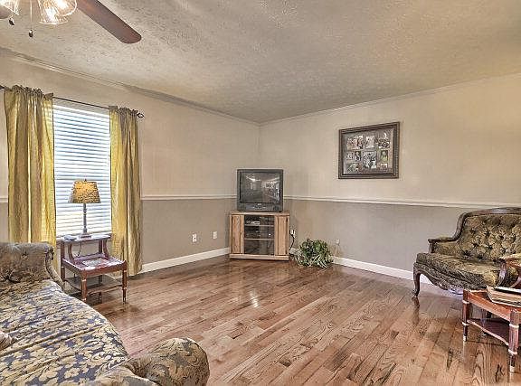 5th image of 3644 Mustang Ln