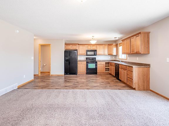 3rd image of 4280 Estate Dr S