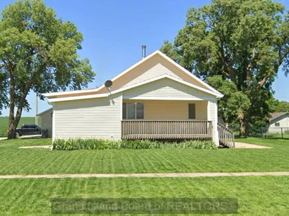 312 Said St, Cairo, NE 68824