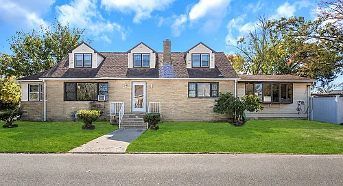 100 Fischer Blvd Photo 1