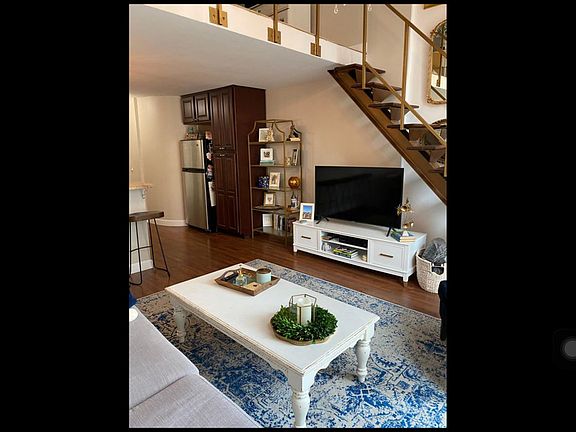 5th image of 1221 N Dearborn St APT 1207N