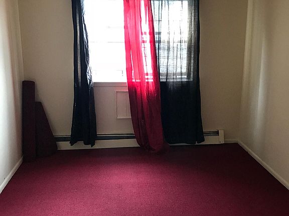 2nd image of 823 Bryant Ave