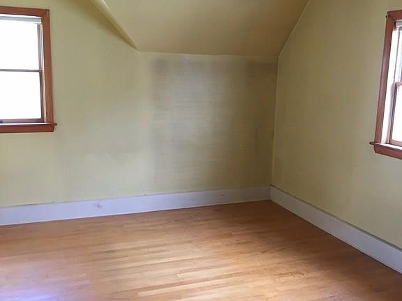 3rd image of 27 Eutaw Ave