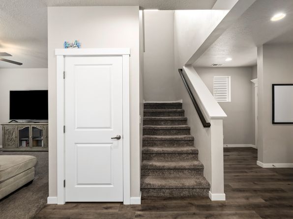 4052 E Esperanto St