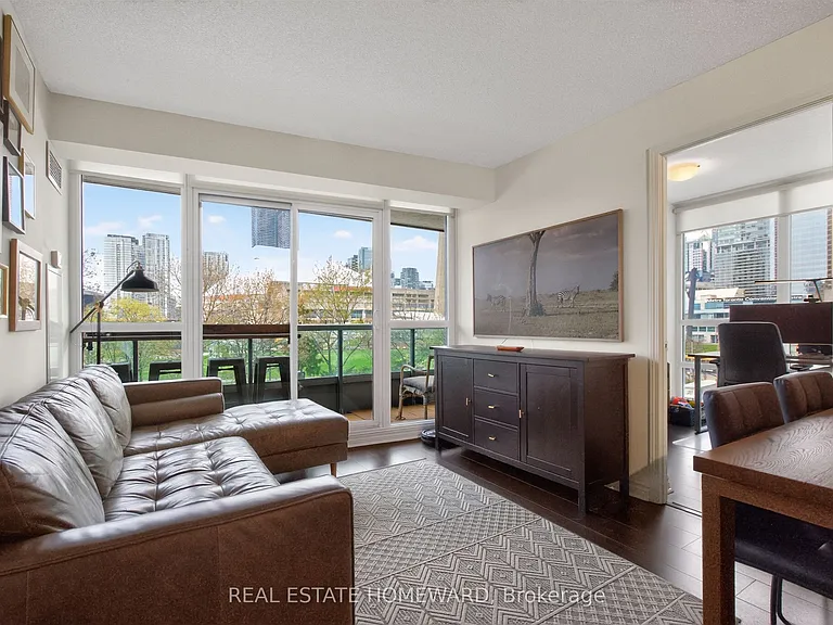 25 Lower Simcoe St #518 — Photo 1