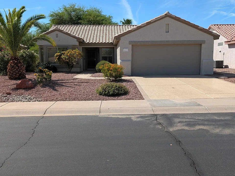 16225 W Tapatio Dr
