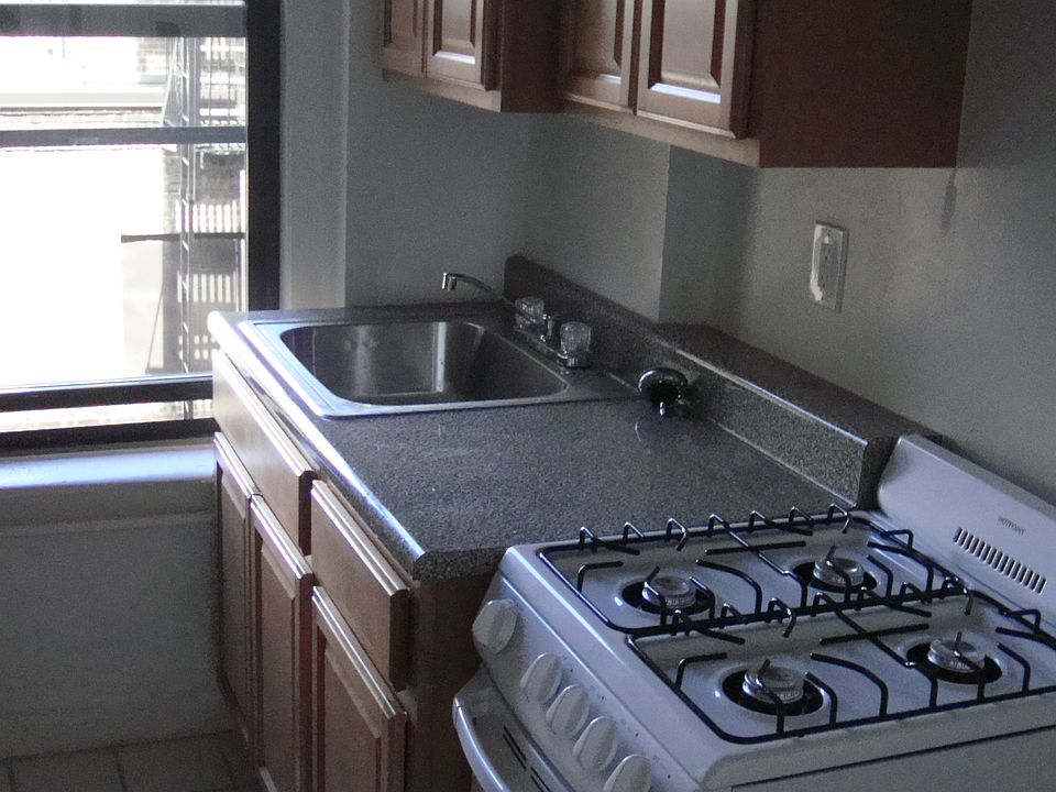 1st image of 28 Bedford Park Blvd E APT C8