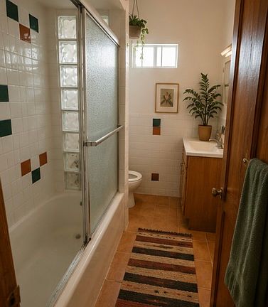 3rd image of 1119 N Edgemont St APT 206