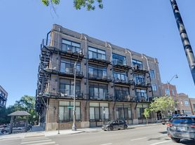 2735 W Armitage Ave, Chicago, IL