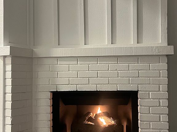Gas fireplace