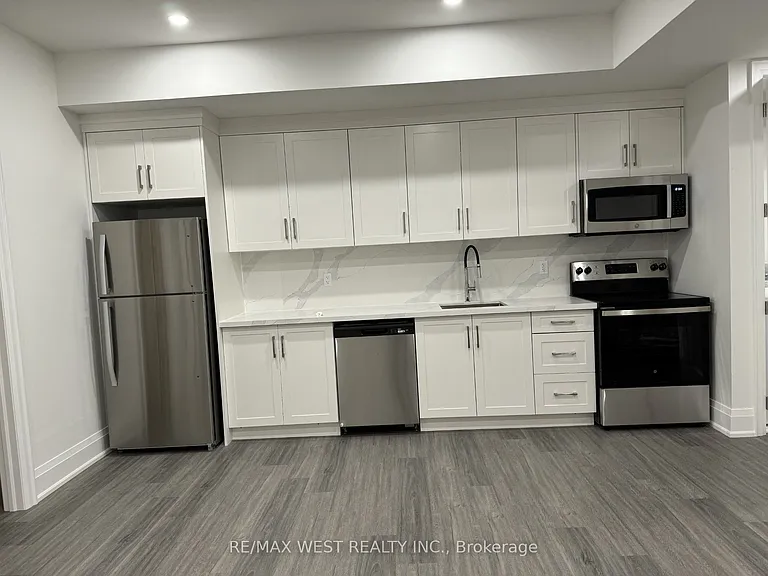 21 Antonio Ct #LOWER — Photo 1