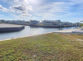 158 S Saint Thomas Cir #100, Apollo Beach, FL 33572